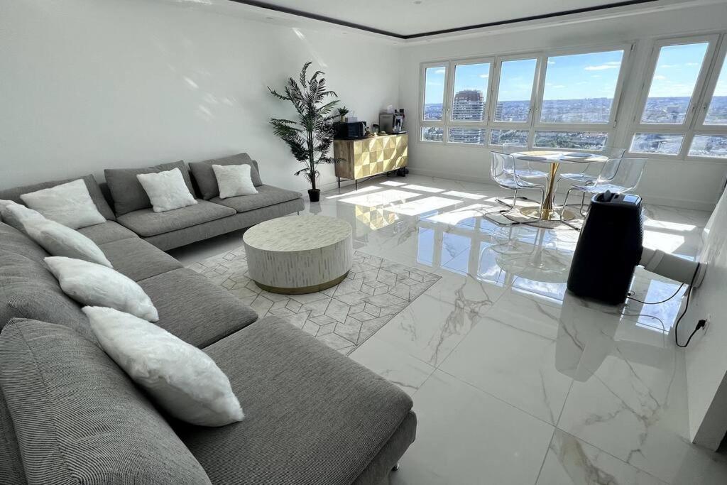 Nice Apartment With Amazing View Of Paris + Parking 외부 사진