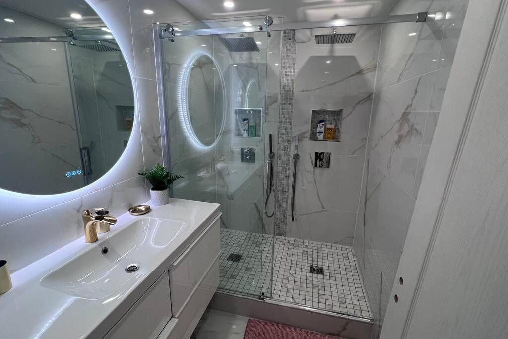 Nice Apartment With Amazing View Of Paris + Parking 외부 사진