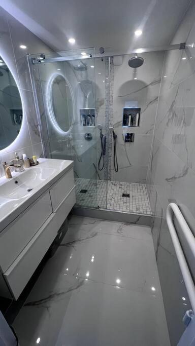 Nice Apartment With Amazing View Of Paris + Parking 외부 사진